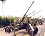 40mm Anti-Aircraft Gun M1 "Bofors", USA - but has british Mk 1 wheels