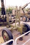 40mm Anti-Aircraft Gun M1 "Bofors", USA - but has british Mk 1 wheels