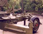 40mm Anti-Aircraft Gun M1 "Bofors", USA - but has british Mk 1 wheels